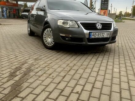 Фольксваген Пассат 2008 в Казатине на Automoto.ua Серый Фольксваген Пассат, объемом двигателя 2 л и пробегом 315 тыс. км за 5800 $, фото 1 на Automoto.ua