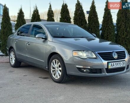 Серый Фольксваген Пассат, объемом двигателя 1.8 л и пробегом 189 тыс. км за 5500 $, фото 1 на Automoto.ua