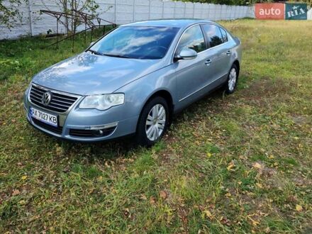 Серый Фольксваген Пассат, объемом двигателя 1.8 л и пробегом 230 тыс. км за 7500 $, фото 1 на Automoto.ua