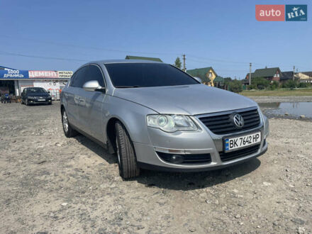 Фольксваген Пассат 2009 в Ровно на Automoto.ua Серый Фольксваген Пассат, объемом двигателя 1.97 л и пробегом 254 тыс. км за 7199 $, фото 1 на Automoto.ua