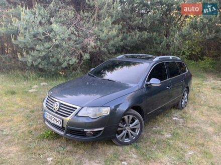 Фольксваген Пассат 2009 в Яворове на Automoto.ua Серый Фольксваген Пассат, объемом двигателя 1.97 л и пробегом 380 тыс. км за 8600 $, фото 1 на Automoto.ua
