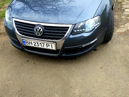 Серый Фольксваген Пассат, объемом двигателя 2 л и пробегом 250 тыс. км за 7000 $, фото 1 на Automoto.ua