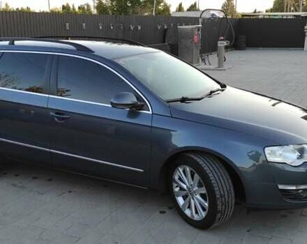 Серый Фольксваген Пассат, объемом двигателя 1.6 л и пробегом 262 тыс. км за 7000 $, фото 1 на Automoto.ua