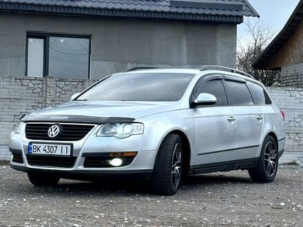 Фольксваген Пассат 2010 в Днепре (Днепропетровске) на Automoto.ua Серый Фольксваген Пассат, объемом двигателя 2 л и пробегом 270 тыс. км за 7900 $, фото 1 на Automoto.ua