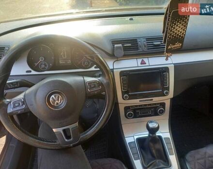 Фольксваген Пассат 2010 в Ужгороде на Automoto.ua Серый Фольксваген Пассат, объемом двигателя 2 л и пробегом 275 тыс. км за 6600 $, фото 1 на Automoto.ua