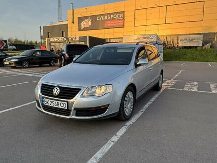 Фольксваген Пассат 2010 в Ровно на Automoto.ua Серый Фольксваген Пассат, объемом двигателя 1.97 л и пробегом 230 тыс. км за 7800 $, фото 1 на Automoto.ua