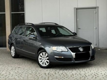 Серый Фольксваген Пассат, объемом двигателя 1.6 л и пробегом 165 тыс. км за 2100 $, фото 1 на Automoto.ua