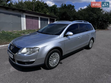 Фольксваген Пассат 2010 в Жмеренке на Automoto.ua Серый Фольксваген Пассат, объемом двигателя 1.97 л и пробегом 289 тыс. км за 6950 $, фото 1 на Automoto.ua