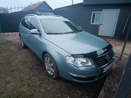 Сірий Фольксваген Пассат, об'ємом двигуна 1.6 л та пробігом 266 тис. км за 6000 $, фото 1 на Automoto.ua