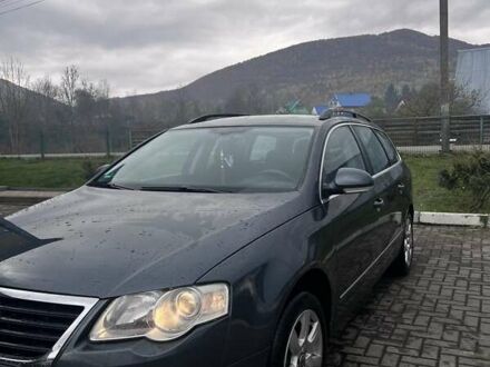 Фольксваген Пассат 2010 в Хусте на Automoto.ua Серый Фольксваген Пассат, объемом двигателя 1.97 л и пробегом 217 тыс. км за 7800 $, фото 1 на Automoto.ua