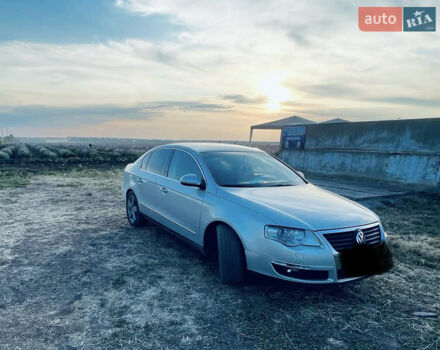 Серый Фольксваген Пассат, объемом двигателя 1.8 л и пробегом 210 тыс. км за 6700 $, фото 1 на Automoto.ua