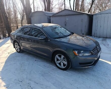 Серый Фольксваген Пассат, объемом двигателя 2.5 л и пробегом 255 тыс. км за 9800 $, фото 1 на Automoto.ua