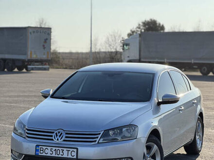 Фольксваген Пассат 2011 в Яворове на Automoto.ua Серый Фольксваген Пассат, объемом двигателя 1.97 л и пробегом 277 тыс. км за 9200 $, фото 1 на Automoto.ua