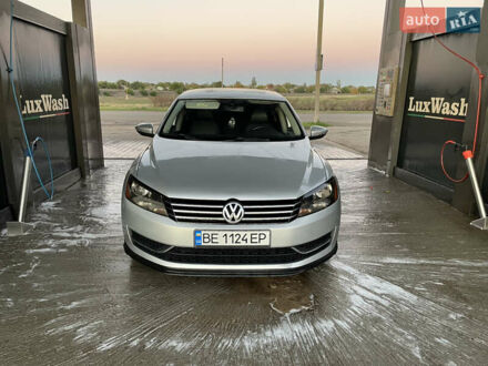 Серый Фольксваген Пассат, объемом двигателя 2.48 л и пробегом 228 тыс. км за 9500 $, фото 1 на Automoto.ua