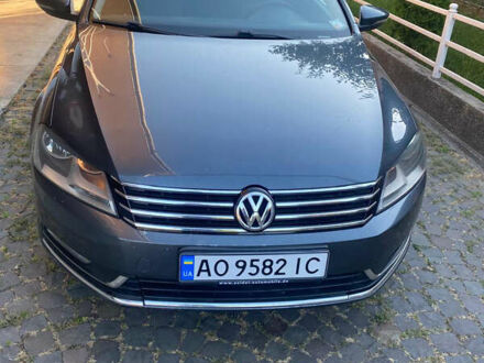 Фольксваген Пассат 2011 в Мукачеве на Automoto.ua Серый Фольксваген Пассат, объемом двигателя 1.6 л и пробегом 262 тыс. км за 9200 $, фото 1 на Automoto.ua