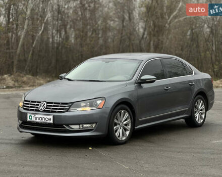 Серый Фольксваген Пассат, объемом двигателя 2.5 л и пробегом 242 тыс. км за 9500 $, фото 1 на Automoto.ua
