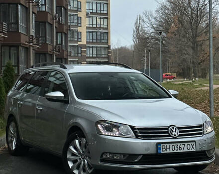 Серый Фольксваген Пассат, объемом двигателя 1.6 л и пробегом 280 тыс. км за 7500 $, фото 1 на Automoto.ua