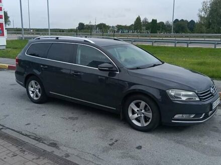 Фольксваген Пассат 2011 у Дубно на Automoto.ua Сірий Фольксваген Пассат, об'ємом двигуна 1.97 л та пробігом 250 тис. км за 9200 $, фото 1 на Automoto.ua