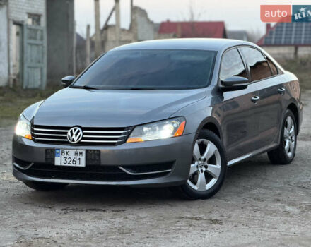 Серый Фольксваген Пассат, объемом двигателя 2.5 л и пробегом 225 тыс. км за 11000 $, фото 1 на Automoto.ua