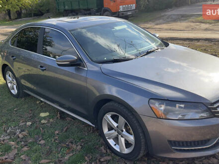 Серый Фольксваген Пассат, объемом двигателя 2 л и пробегом 185 тыс. км за 16000 $, фото 1 на Automoto.ua