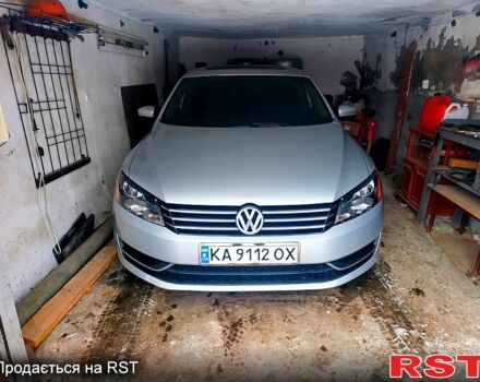 Серый Фольксваген Пассат, объемом двигателя 2.5 л и пробегом 367 тыс. км за 9000 $, фото 1 на Automoto.ua