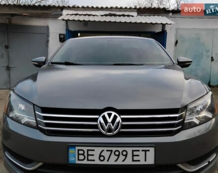 Серый Фольксваген Пассат, объемом двигателя 2.5 л и пробегом 215 тыс. км за 9800 $, фото 1 на Automoto.ua