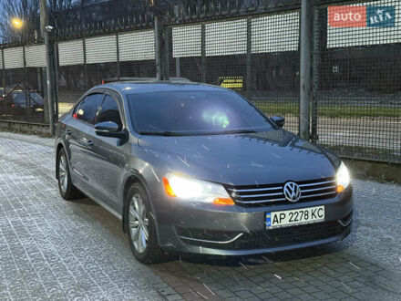 Серый Фольксваген Пассат, объемом двигателя 2.5 л и пробегом 299 тыс. км за 7999 $, фото 1 на Automoto.ua