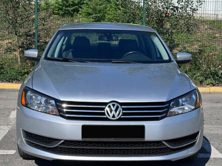Серый Фольксваген Пассат, объемом двигателя 2.5 л и пробегом 194 тыс. км за 8500 $, фото 1 на Automoto.ua