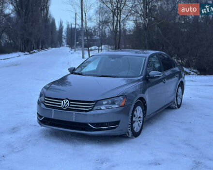Серый Фольксваген Пассат, объемом двигателя 2.5 л и пробегом 180 тыс. км за 8400 $, фото 1 на Automoto.ua