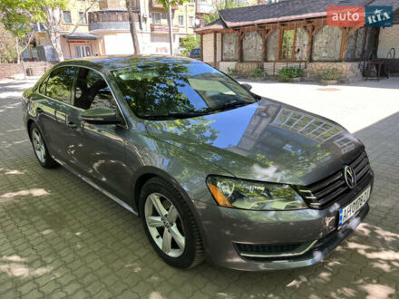 Фольксваген Пассат 2012 в Славянске на Automoto.ua Серый Фольксваген Пассат, объемом двигателя 2.48 л и пробегом 245 тыс. км за 10900 $, фото 1 на Automoto.ua