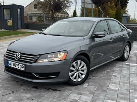 Фольксваген Пассат 2012 в Макарове на Automoto.ua Серый Фольксваген Пассат, объемом двигателя 2.5 л и пробегом 290 тыс. км за 8900 $, фото 1 на Automoto.ua