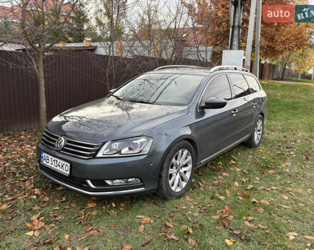 Фольксваген Пассат 2012 в Киеве на Automoto.ua Серый Фольксваген Пассат, объемом двигателя 1.97 л и пробегом 285 тыс. км за 10900 $, фото 1 на Automoto.ua