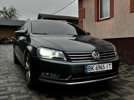 Серый Фольксваген Пассат, объемом двигателя 1.6 л и пробегом 250 тыс. км за 9200 $, фото 1 на Automoto.ua