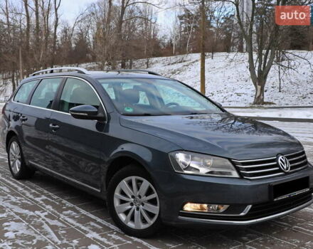 Серый Фольксваген Пассат, объемом двигателя 1.4 л и пробегом 284 тыс. км за 9999 $, фото 1 на Automoto.ua