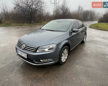 Серый Фольксваген Пассат, объемом двигателя 1.8 л и пробегом 191 тыс. км за 11000 $, фото 1 на Automoto.ua