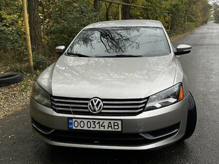 Серый Фольксваген Пассат, объемом двигателя 2.48 л и пробегом 310 тыс. км за 9000 $, фото 1 на Automoto.ua