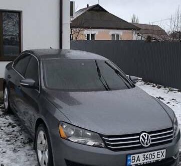 Фольксваген Пассат 2012 у Жашкове на Automoto.ua Сірий Фольксваген Пассат, об'ємом двигуна 2.48 л та пробігом 262 тис. км за 11500 $, фото 1 на Automoto.ua