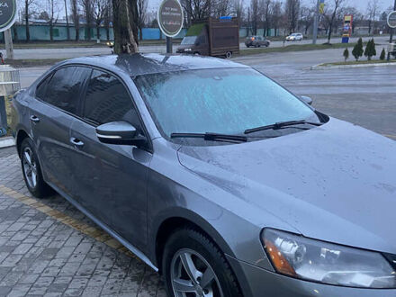 Фольксваген Пассат 2013 у Харкові на Automoto.ua Сірий Фольксваген Пассат, об'ємом двигуна 2.5 л та пробігом 158 тис. км за 10550 $, фото 1 на Automoto.ua