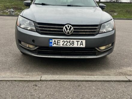 Серый Фольксваген Пассат, объемом двигателя 1.8 л и пробегом 250 тыс. км за 7800 $, фото 1 на Automoto.ua