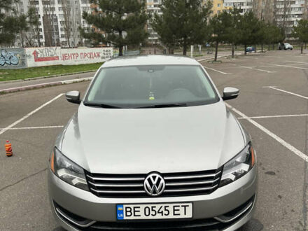 Серый Фольксваген Пассат, объемом двигателя 2.48 л и пробегом 177 тыс. км за 11400 $, фото 1 на Automoto.ua