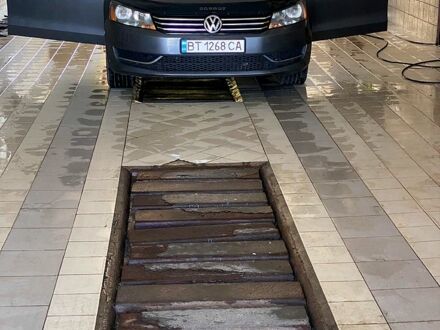 Фольксваген Пассат 2013 у Каневе на Automoto.ua Сірий Фольксваген Пассат, об'ємом двигуна 2.5 л та пробігом 0 тис. км за 8800 $, фото 1 на Automoto.ua