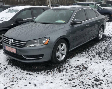 Серый Фольксваген Пассат, объемом двигателя 1.8 л и пробегом 220 тыс. км за 10500 $, фото 1 на Automoto.ua