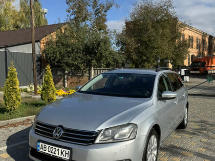 Фольксваген Пассат 2013 в Хмельнике на Automoto.ua Серый Фольксваген Пассат, объемом двигателя 1.97 л и пробегом 246 тыс. км за 12200 $, фото 1 на Automoto.ua