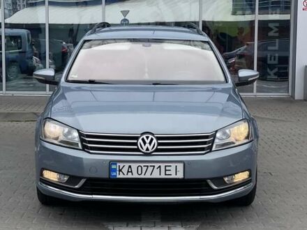 Фольксваген Пассат 2013 в Киеве на Automoto.ua Серый Фольксваген Пассат, объемом двигателя 1.97 л и пробегом 283 тыс. км за 11500 $, фото 1 на Automoto.ua