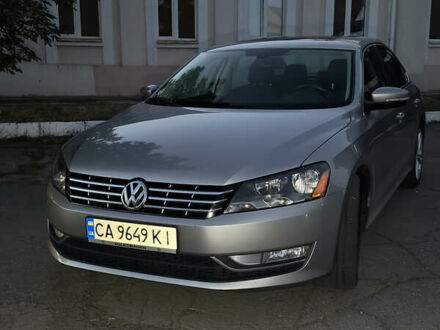 Фольксваген Пассат 2013 в Ватутино на Automoto.ua Серый Фольксваген Пассат, объемом двигателя 1.97 л и пробегом 291 тыс. км за 13000 $, фото 1 на Automoto.ua