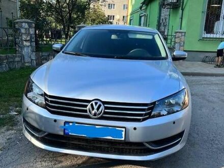 Фольксваген Пассат 2013 в Надворной на Automoto.ua Серый Фольксваген Пассат, объемом двигателя 2.48 л и пробегом 140 тыс. км за 11700 $, фото 1 на Automoto.ua