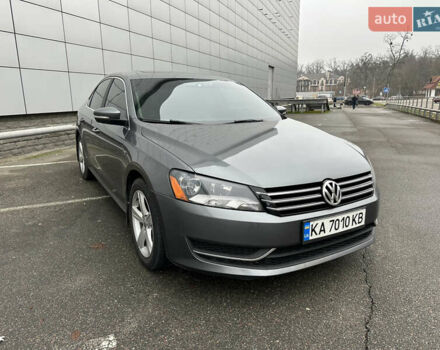 Сірий Фольксваген Пассат, об'ємом двигуна 2.5 л та пробігом 235 тис. км за 9800 $, фото 1 на Automoto.ua