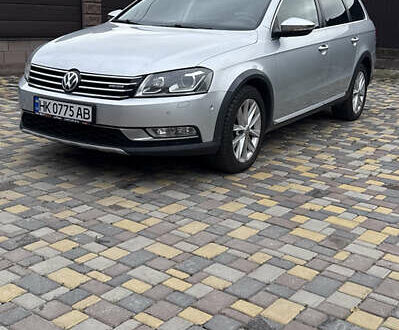 Фольксваген Пассат 2013 в Дубровице на Automoto.ua Серый Фольксваген Пассат, объемом двигателя 1.97 л и пробегом 332 тыс. км за 10500 $, фото 1 на Automoto.ua