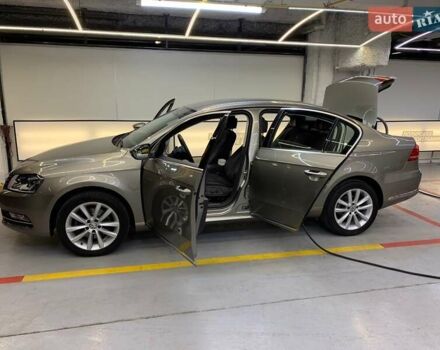 Серый Фольксваген Пассат, объемом двигателя 1.97 л и пробегом 245 тыс. км за 12500 $, фото 1 на Automoto.ua