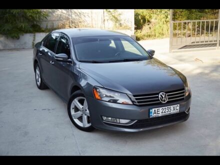 Фольксваген Пассат 2013 в Запорожье на Automoto.ua Серый Фольксваген Пассат, объемом двигателя 1.8 л и пробегом 190 тыс. км за 9700 $, фото 1 на Automoto.ua